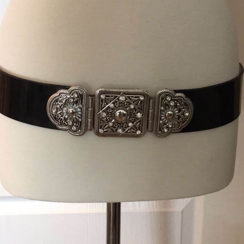 WHBM Belt, snap back closure